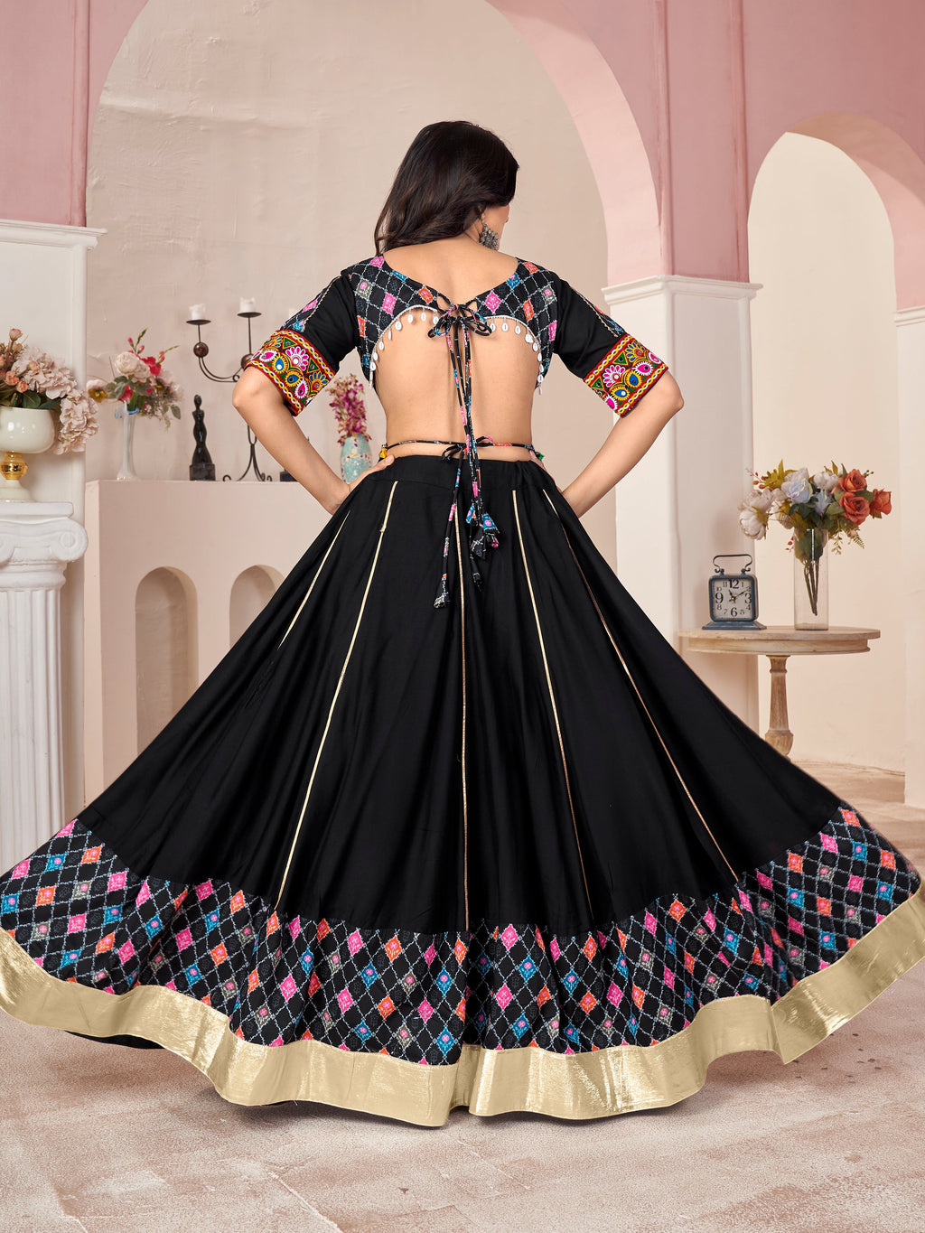 EK TALI LEHENGA CHOLI