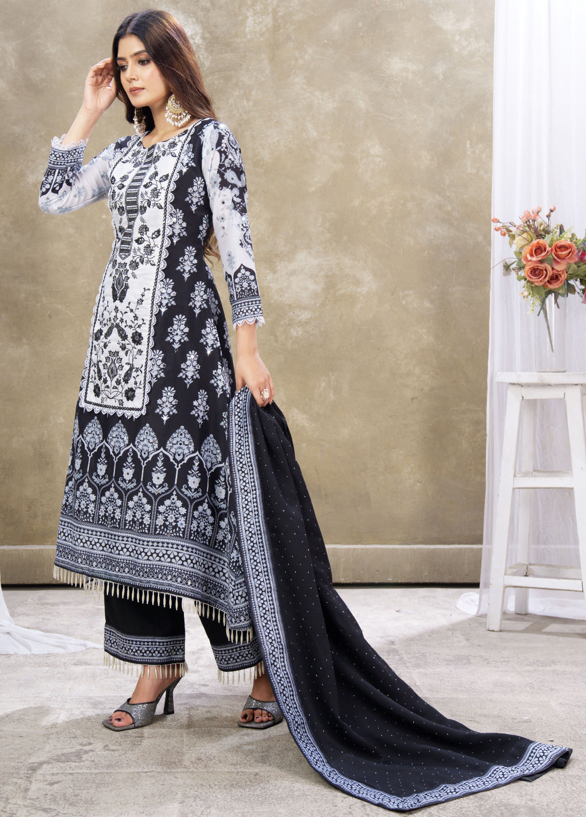 PLEVARI - HEAVY FENCY PAIR WITH DUPATTA SET