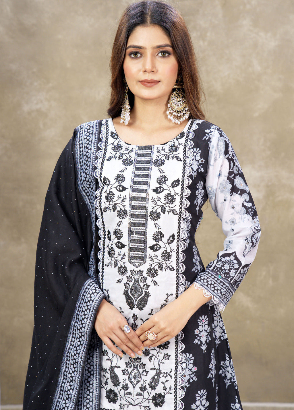 PLEVARI - HEAVY FENCY PAIR WITH DUPATTA SET